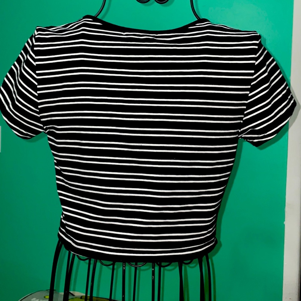 Striped crop top - Picture 2 of 2